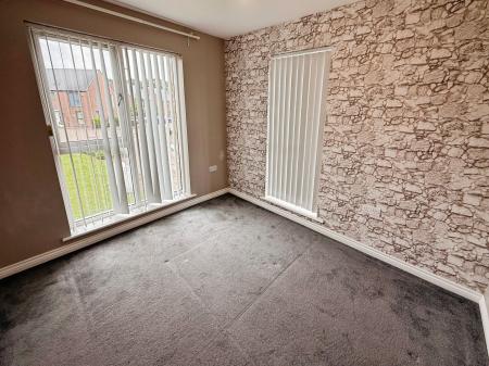 4 bedroom Terraced House for sale in Hendy Avenue, Ketley, TF1