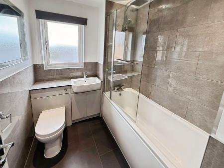 4 bedroom Terraced House for sale in Hendy Avenue, Ketley, TF1