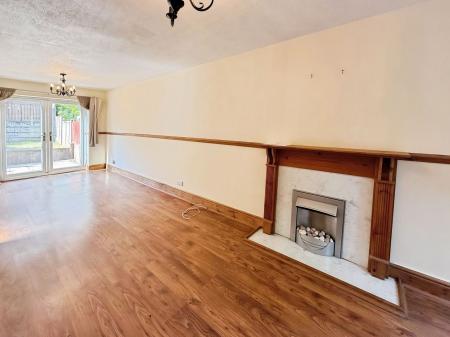 3 bedroom Semi-detached house to let in Beveley Road, Oakengates, TF2