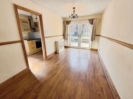 3 bedroom Semi-detached house to let in Beveley Road, Oakengates, TF2