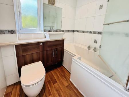 3 bedroom Semi-detached house to let in Beveley Road, Oakengates, TF2