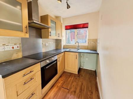 3 bedroom Semi-detached house to let in Beveley Road, Oakengates, TF2