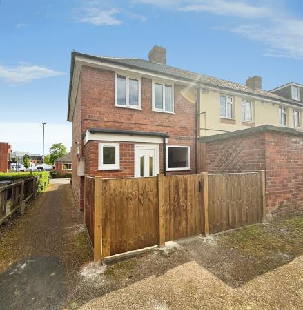 3 bedroom Semi-detached house to let in Lower Sandford Street, Lichfield, WS13