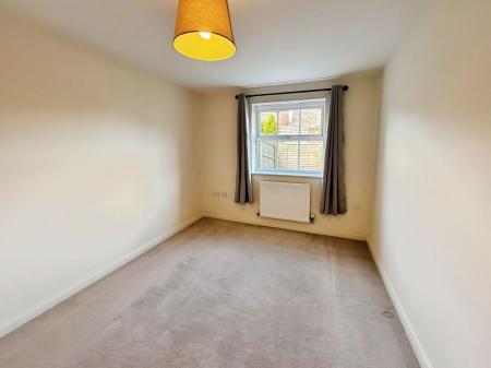 2 bedroom Flat to let in Elmwood Road, Arleston, TF1