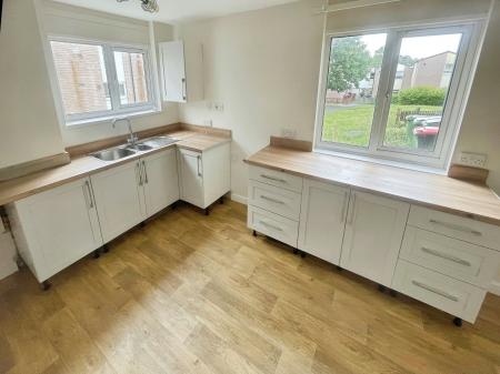 4 bedroom Terraced House to let in Wigmores, Telford, TF7