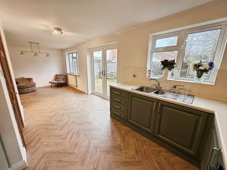 4 bedroom Detached house for sale in Chiswick Court, Muxton, TF2