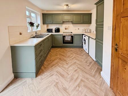 4 bedroom Detached house for sale in Chiswick Court, Muxton, TF2