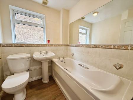 4 bedroom Detached house for sale in Chiswick Court, Muxton, TF2