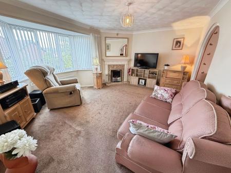 3 bedroom Detached house for sale in Grasmere Close, Priorslee, TF2