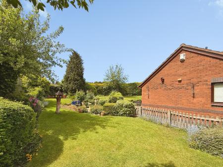 3 bedroom Detached house for sale in Grasmere Close, Priorslee, TF2