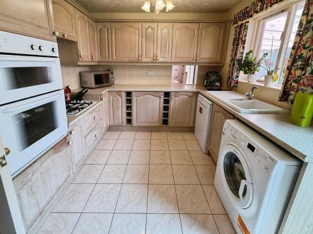 3 bedroom Detached house for sale in Grasmere Close, Priorslee, TF2
