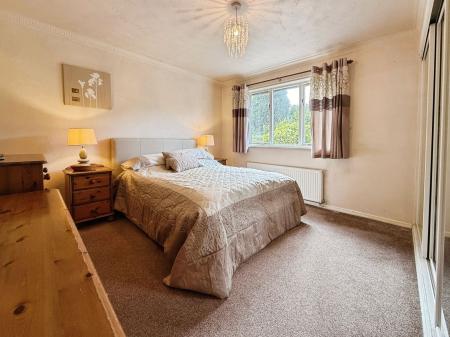 3 bedroom Detached house for sale in Grasmere Close, Priorslee, TF2