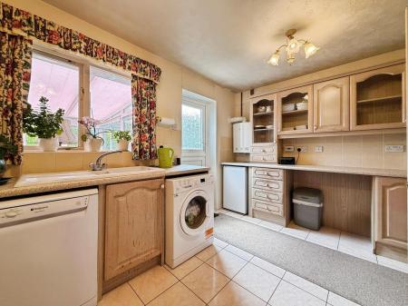3 bedroom Detached house for sale in Grasmere Close, Priorslee, TF2