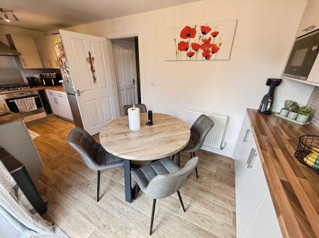 3 bedroom Semi-detached house for sale in Sandhole Crescent, Telford, TF3
