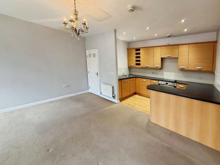 2 bedroom Flat to let in Boathouse Field, Kensington Oval Boathouse Field, WS13