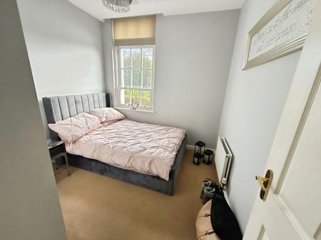2 bedroom Flat to let in Boathouse Field, Kensington Oval Boathouse Field, WS13