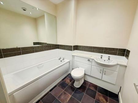 2 bedroom Flat to let in Boathouse Field, Kensington Oval Boathouse Field, WS13