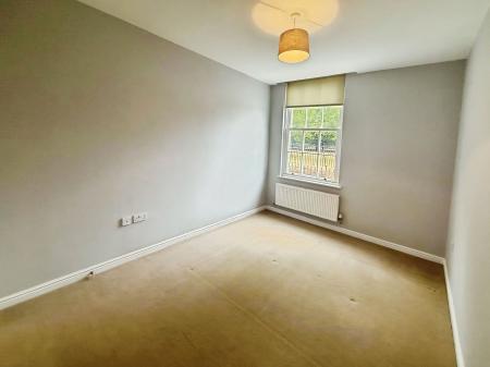 2 bedroom Flat to let in Boathouse Field, Kensington Oval Boathouse Field, WS13