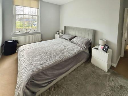 2 bedroom Flat to let in Boathouse Field, Kensington Oval Boathouse Field, WS13