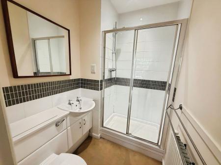 2 bedroom Flat to let in Boathouse Field, Kensington Oval Boathouse Field, WS13