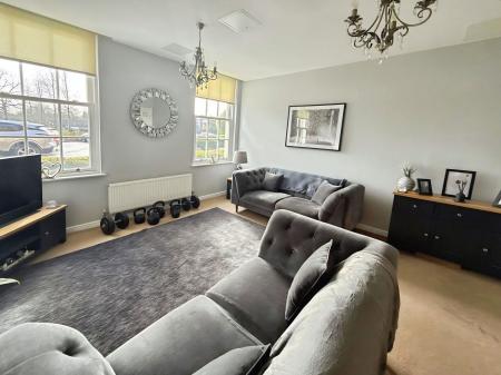 2 bedroom Flat to let in Boathouse Field, Kensington Oval Boathouse Field, WS13