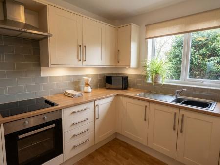 3 bedroom Link detached house to let in Locke Way, Stafford, ST16