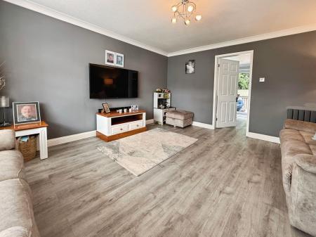 4 bedroom Detached house for sale in Thornton Park Avenue, Muxton, TF2