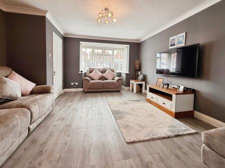 4 bedroom Detached house for sale in Thornton Park Avenue, Muxton, TF2