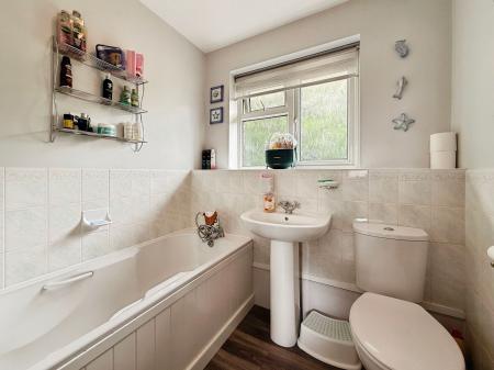 4 bedroom Detached house for sale in Thornton Park Avenue, Muxton, TF2