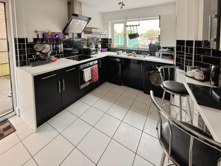 3 bedroom Semi-detached house for sale in Winifreds Drive, Donnington, TF2