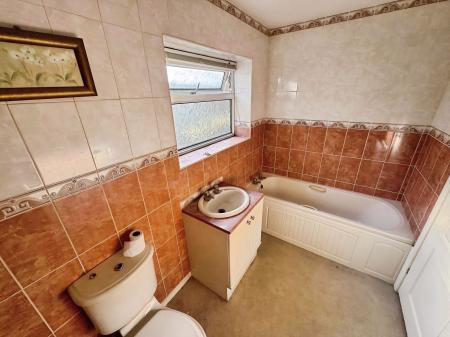 2 bedroom Detached bungalow for sale in Cumberledge Hill, Rugeley, WS15