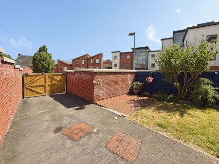 4 bedroom End of terrace house for sale in Pepper Mill, Lawley Village, TF4