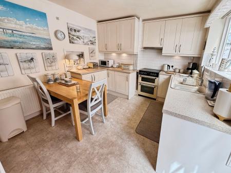 3 bedroom Detached house for sale in Wellington Road, Muxton, TF2
