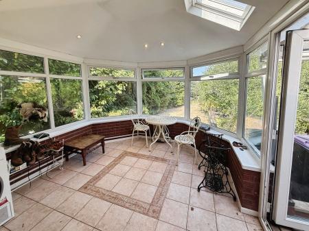 3 bedroom Detached bungalow for sale in Hilltop Road, Oakengates, TF2