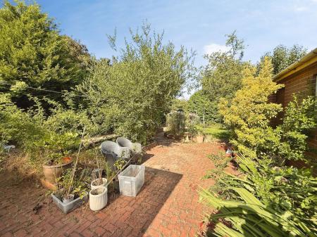 3 bedroom Detached bungalow for sale in Hilltop Road, Oakengates, TF2