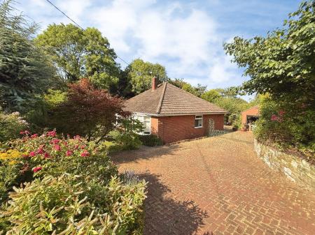 3 bedroom Detached bungalow for sale in Hilltop Road, Oakengates, TF2