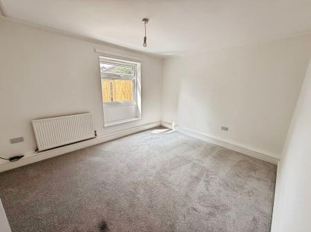 3 bedroom Flat for sale in Dunsheath, Telford, TF3
