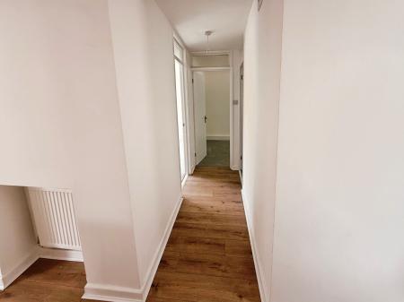 3 bedroom Flat for sale in Dunsheath, Telford, TF3