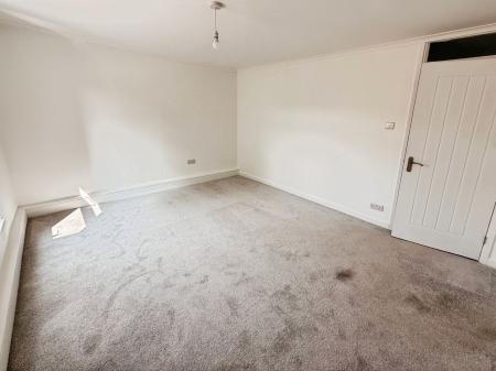 3 bedroom Flat for sale in Dunsheath, Telford, TF3