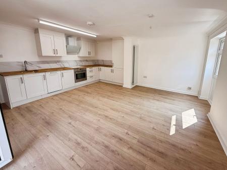 3 bedroom Flat for sale in Dunsheath, Telford, TF3