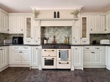 4 bedroom Detached house for sale in Horton, Telford, TF6