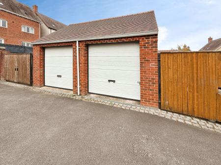 2 bedroom Semi-detached house for sale in Yewtree Moor, Lawley Village, TF4
