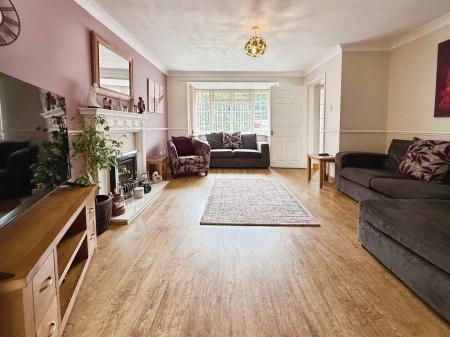 4 bedroom Detached house for sale in Moat Close, Telford, TF1