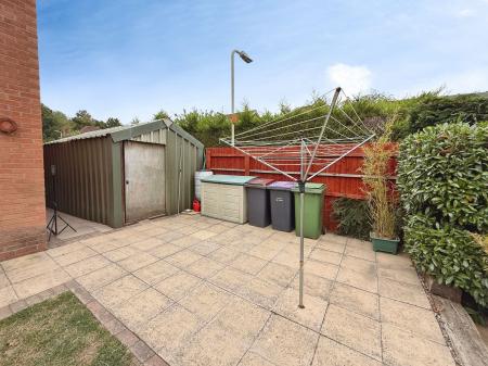 4 bedroom Detached house for sale in Moat Close, Telford, TF1