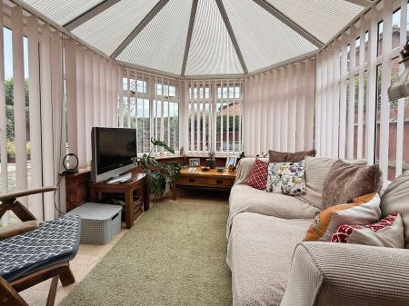 4 bedroom Detached house for sale in Moat Close, Telford, TF1