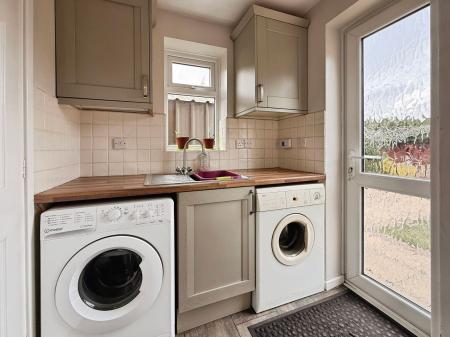 4 bedroom Detached house for sale in Moat Close, Telford, TF1