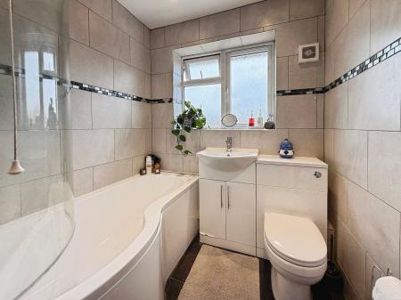 4 bedroom Detached house for sale in Moat Close, Telford, TF1