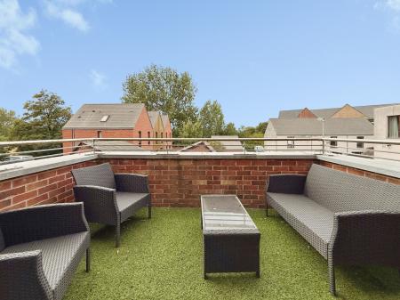 4 bedroom Terraced House for sale in Ketley Park Road, Ketley, TF1