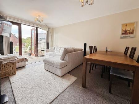 4 bedroom Terraced House for sale in Ketley Park Road, Ketley, TF1