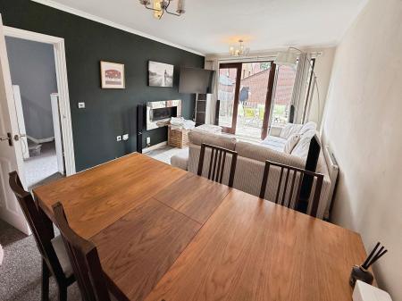 4 bedroom Terraced House for sale in Ketley Park Road, Ketley, TF1